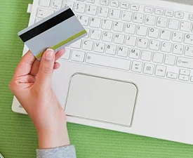 Cómo usar la banca online y las tarjetas de débito para controlar mejor los gastos